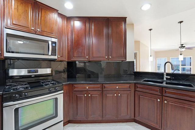 5350 E Deer Valley Drive Unit 3232, Phoenix, AZ 85054