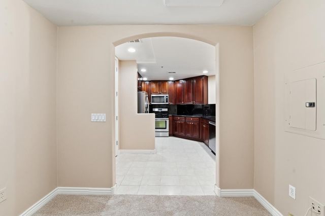 5350 E Deer Valley Drive Unit 3232, Phoenix, AZ 85054
