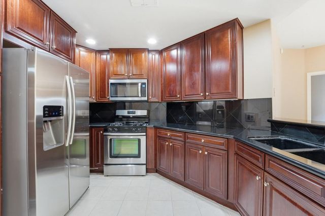 5350 E Deer Valley Drive Unit 3232, Phoenix, AZ 85054