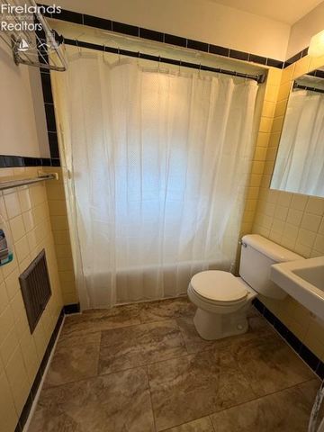 811 W Osborne St Street, Sandusky, OH 44870