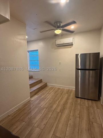 2484 SW 10th St, Miami, FL 33135