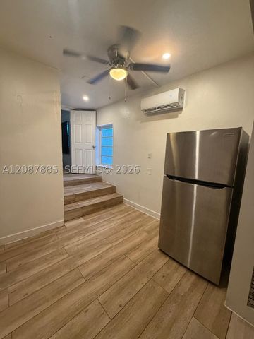 2484 SW 10th St, Miami, FL 33135