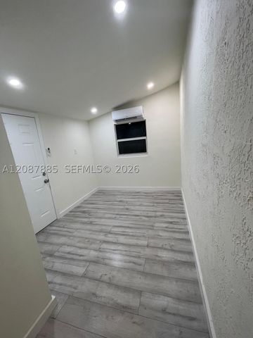 2484 SW 10th St, Miami, FL 33135
