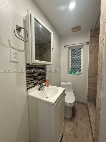 2484 SW 10th St, Miami, FL 33135