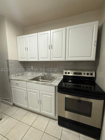 2484 SW 10th St, Miami, FL 33135