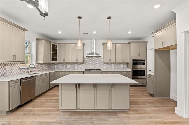 MM Charleston, Suffolk, VA 23434