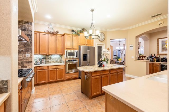 3750 Clubside Ln, Sacramento, CA 95835