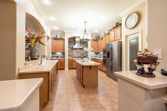 3750 Clubside Ln, Sacramento, CA 95835