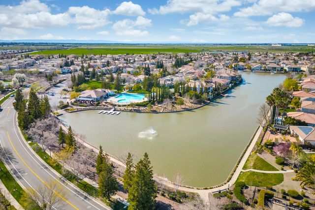 3750 Clubside Ln, Sacramento, CA 95835