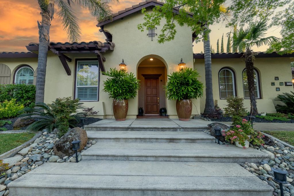 3750 Clubside Ln, Sacramento, CA 95835