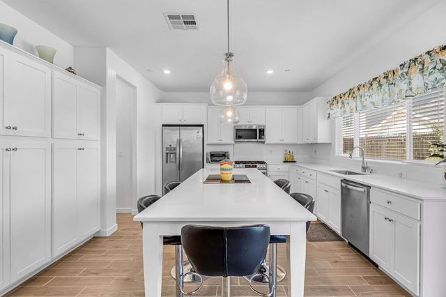 7232 E Cornell Avenue, Fresno, CA 93737
