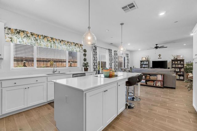 7232 E Cornell Avenue, Fresno, CA 93737