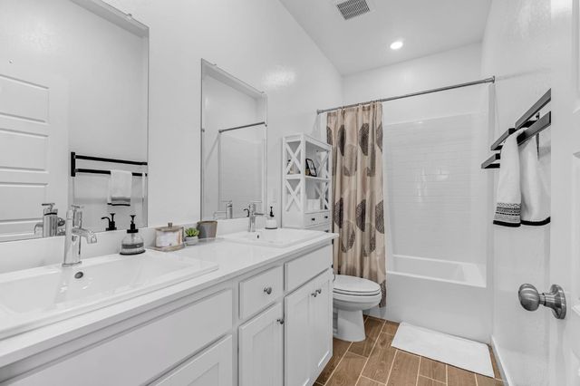 7232 E Cornell Avenue, Fresno, CA 93737