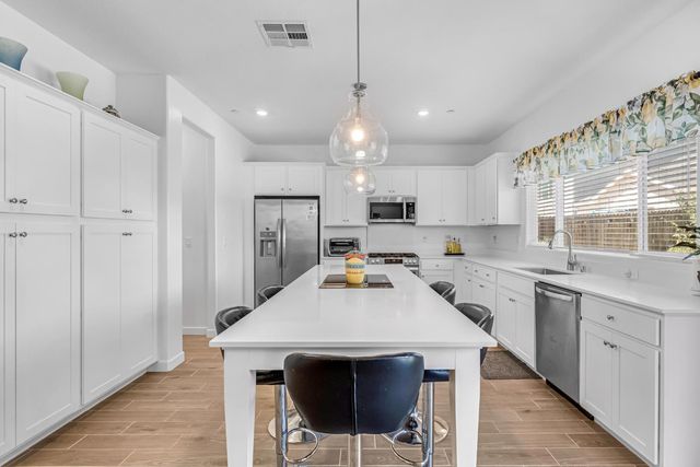7232 E Cornell Avenue, Fresno, CA 93737