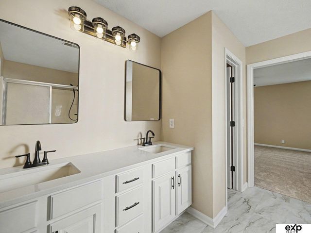 19605 Pierce Street, Omaha, NE 68130