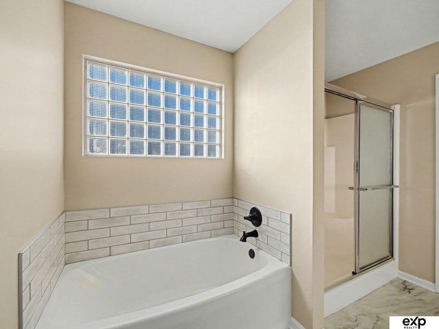 19605 Pierce Street, Omaha, NE 68130