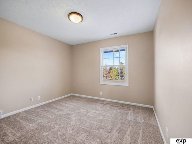 19605 Pierce Street, Omaha, NE 68130