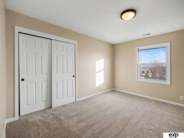 19605 Pierce Street, Omaha, NE 68130