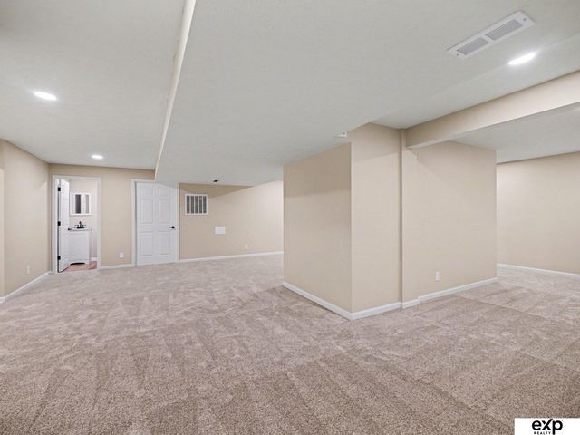 19605 Pierce Street, Omaha, NE 68130