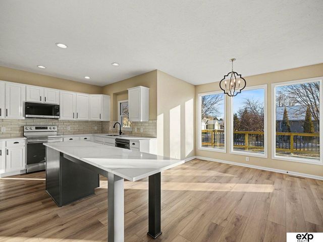 19605 Pierce Street, Omaha, NE 68130