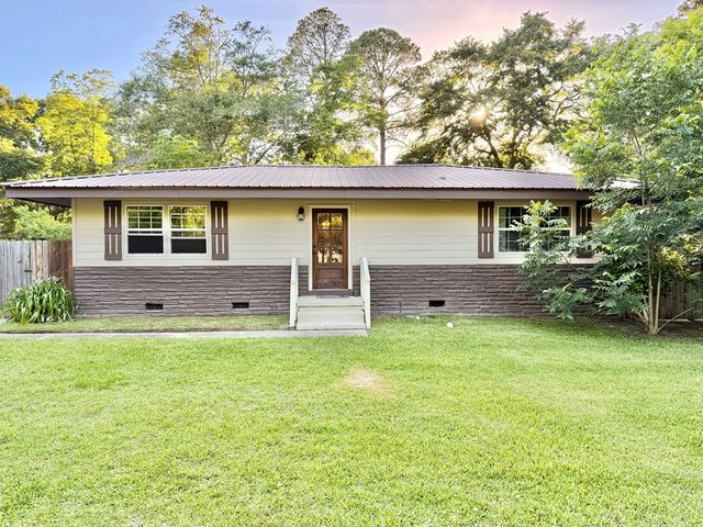 206 Massee Dr, Dothan, AL 36301