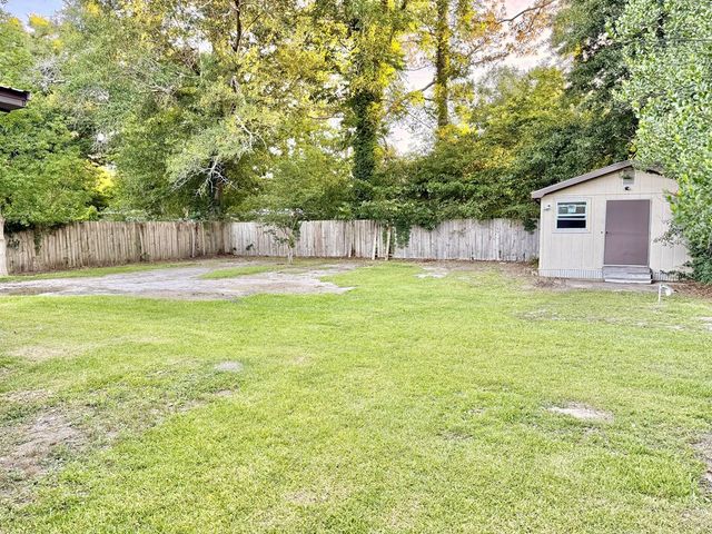 206 Massee Dr, Dothan, AL 36301