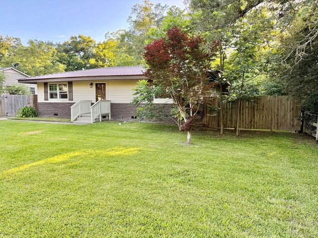 206 Massee Dr, Dothan, AL 36301