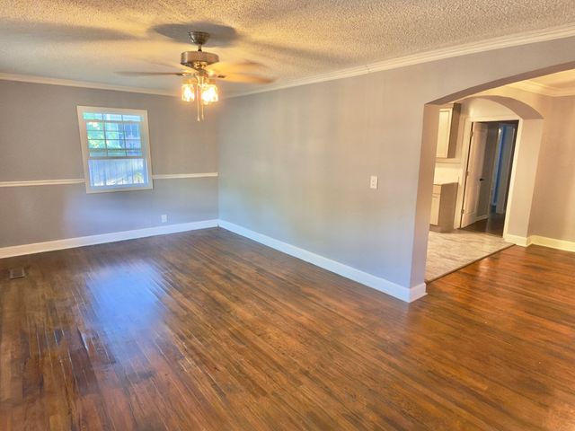 206 Massee Dr, Dothan, AL 36301