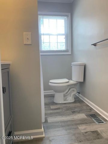 1560 Whittier Avenue, Toms River, NJ 08753