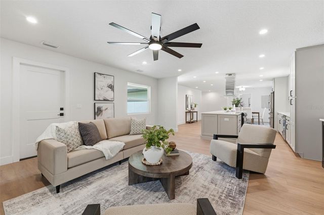 241 OVERLOOK DRIVE, Chuluota, FL 32766