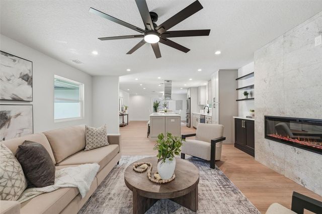 241 OVERLOOK DRIVE, Chuluota, FL 32766