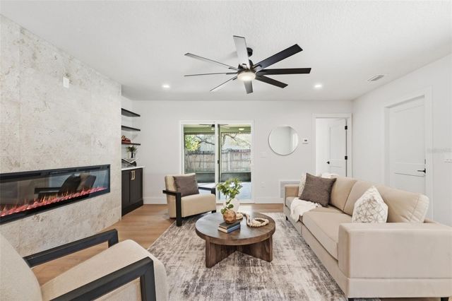 241 OVERLOOK DRIVE, Chuluota, FL 32766