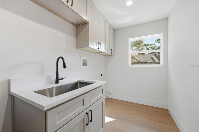 241 OVERLOOK DRIVE, Chuluota, FL 32766