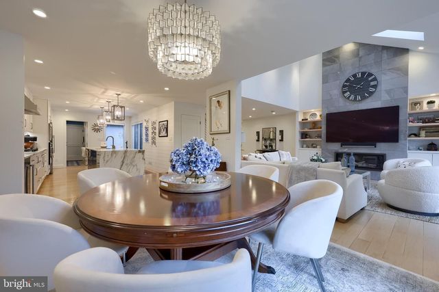 33 DEER FORD DR, Lancaster, PA 17601