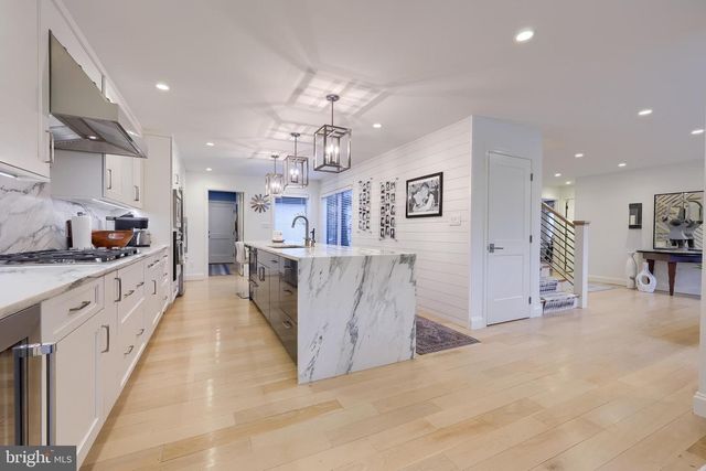 33 DEER FORD DR, Lancaster, PA 17601