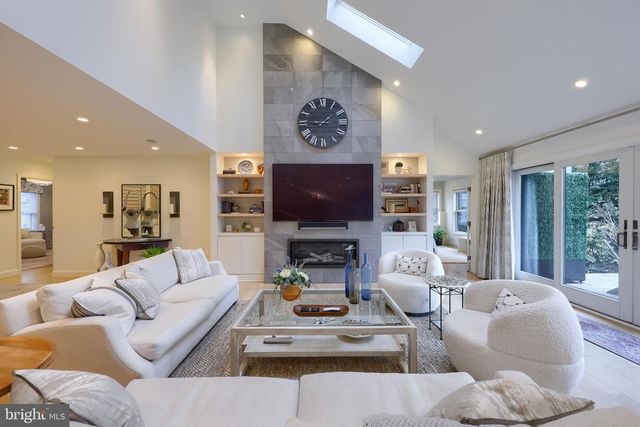 33 DEER FORD DR, Lancaster, PA 17601