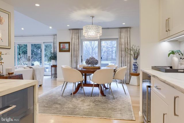 33 DEER FORD DR, Lancaster, PA 17601