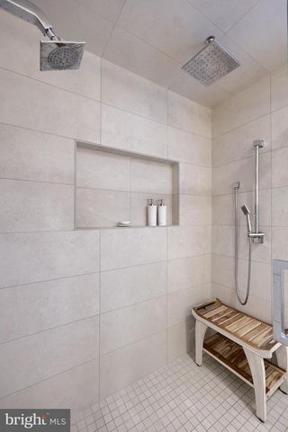 33 DEER FORD DR, Lancaster, PA 17601