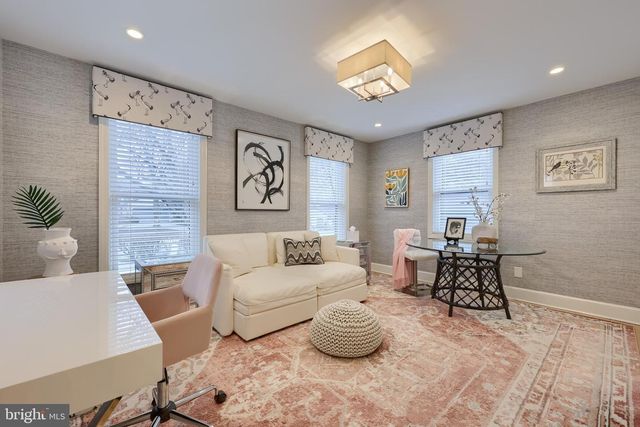 33 DEER FORD DR, Lancaster, PA 17601