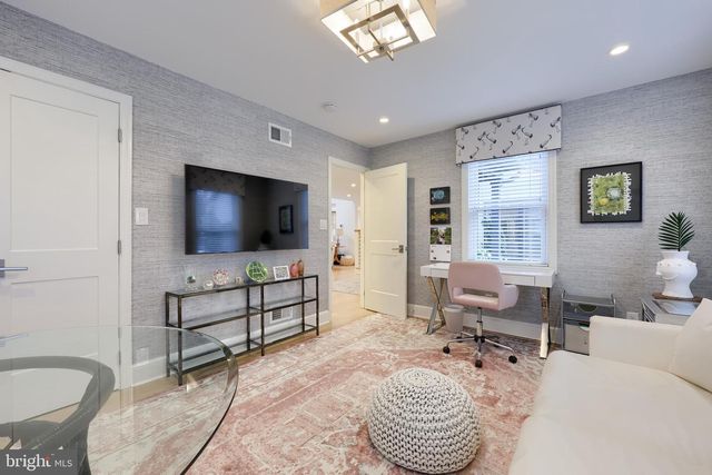 33 DEER FORD DR, Lancaster, PA 17601