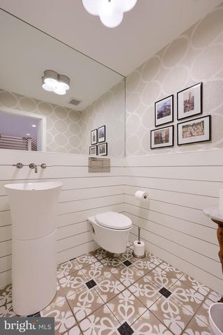 33 DEER FORD DR, Lancaster, PA 17601