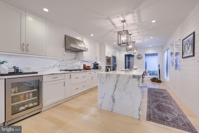 33 DEER FORD DR, Lancaster, PA 17601