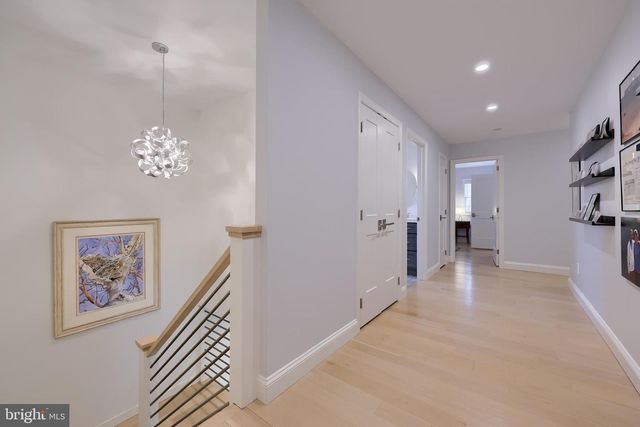 33 DEER FORD DR, Lancaster, PA 17601