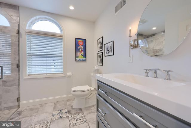 33 DEER FORD DR, Lancaster, PA 17601