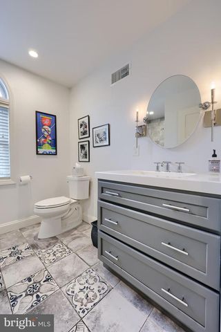 33 DEER FORD DR, Lancaster, PA 17601