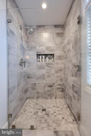 33 DEER FORD DR, Lancaster, PA 17601