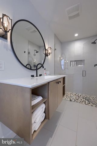 33 DEER FORD DR, Lancaster, PA 17601