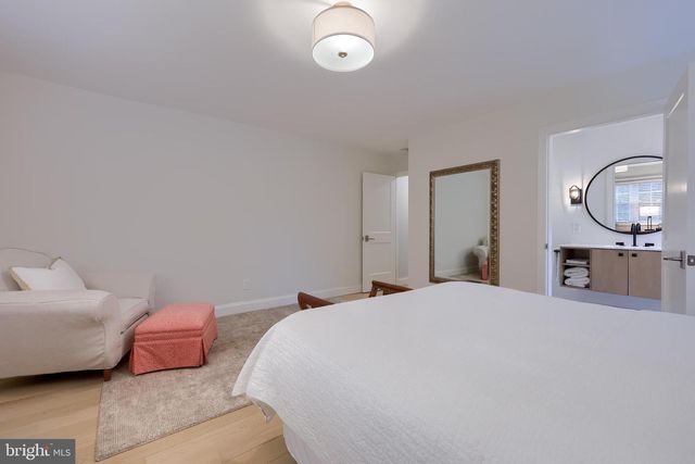 33 DEER FORD DR, Lancaster, PA 17601