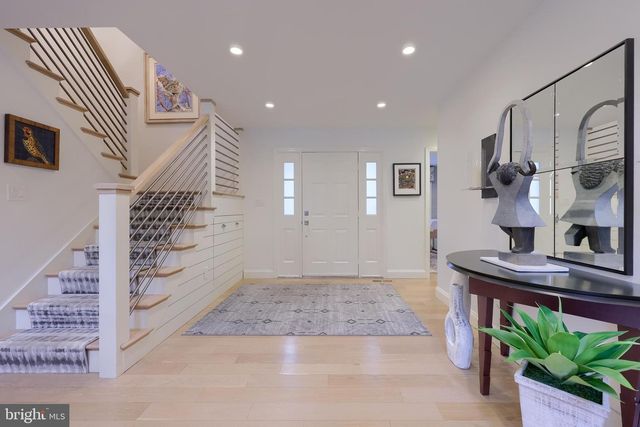 33 DEER FORD DR, Lancaster, PA 17601