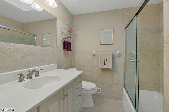 657 Jones Rd, River Vale Twp., NJ 07675